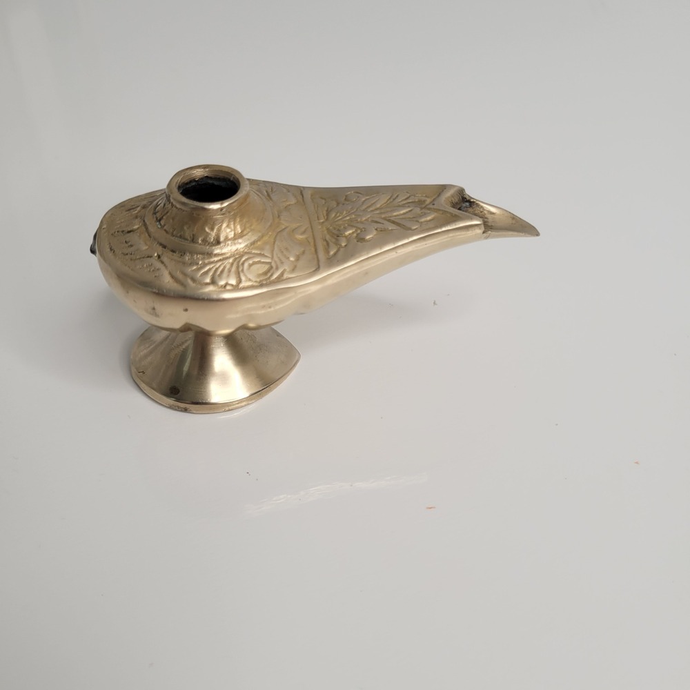 Vintage Ornate Brass‎ Aladdin's Lamp Decor Table Accent Etched Genie Collectible